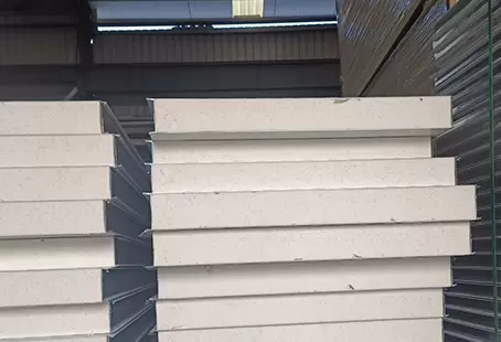 Panel Sandwich: Isolasi Berkinerja Tinggi untuk Stasiun Penelitian Arktik